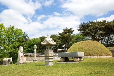 Joseon Hanedanı sırasında bir kraliyet ailesinin Yeonghwiwon ve Sunginwon Mezarları.