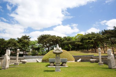 Joseon Hanedanı sırasında bir kraliyet ailesinin Yeonghwiwon ve Sunginwon Mezarları.