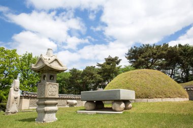 Joseon Hanedanı sırasında bir kraliyet ailesinin Yeonghwiwon ve Sunginwon Mezarları.