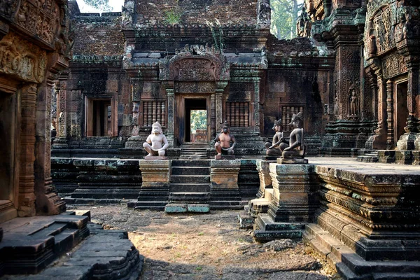 Kamboçya'da Banteay Srei harabeleri.