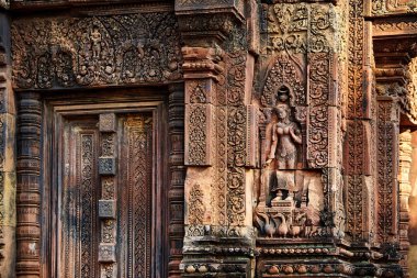 Kamboçya'da Banteay Srei harabeleri.