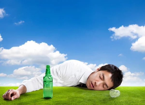 Biznesmen Pijany Spada Spać — Zdjęcie stockowe