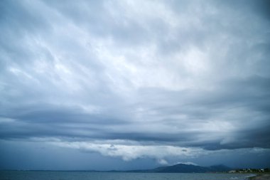 Fiji'de bir sahil beldesi.            