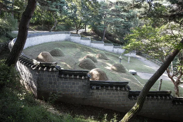 Gwangseongbo Fortress is a military defense facility during the Joseon Dynasty.