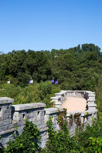 Yongdu Fortification is a military defense facility during the Joseon Dynasty.