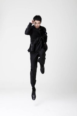 Koreli işadamı atlayış yapıyor..