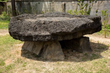 Kore 'de Hakgok-ri dolmen.