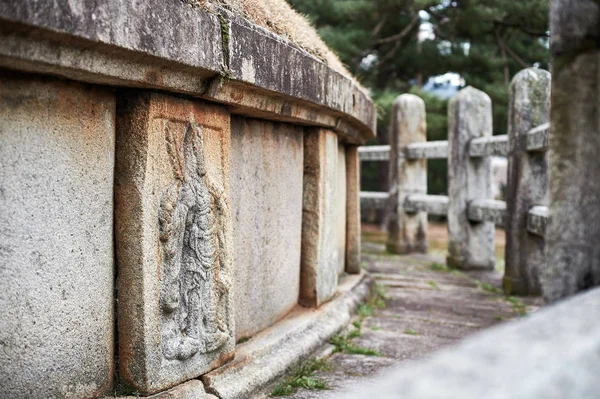 Gwoereung Kraliyet Mezarlığı, Şilla Hanedanlığı 'nda bir kralın mezarıdır..
