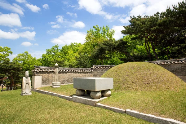 Grobowce Yeonghwiwon Sunginwon Grobowiec Króla Dynastii Joseon — Zdjęcie stockowe