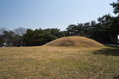 Seokchondong Eski Mezarlar Bekçe 'nin bir mezarıdır..                               