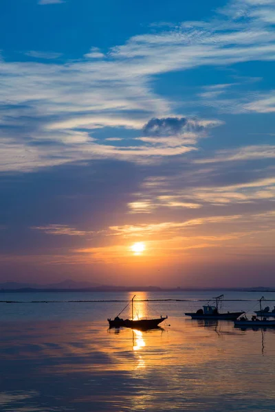 Asan Körfezi 'nin güzel günbatımı