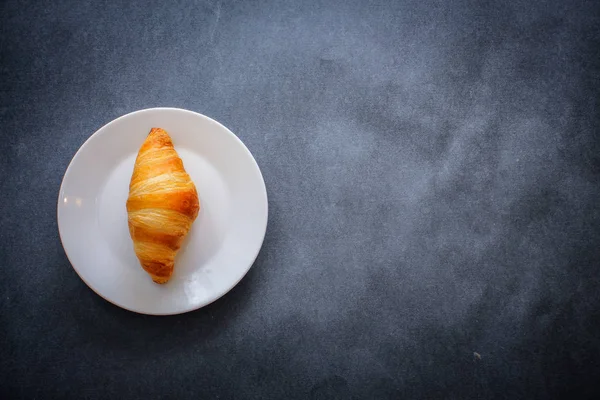 Una Rica Variedad Fotografía Alimentos Croissant One Delicioso Croissant Plato — Foto de Stock