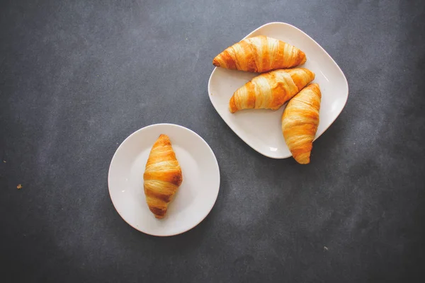 Bohatá Škála Potravin Fotografie Croissant Four Croissanty Hnědé Kraftový Papír — Stock fotografie