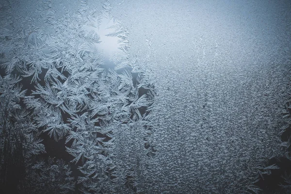 Textura de geada e gelo em vidro como padrão e ornamento de um — Fotografia de Stock