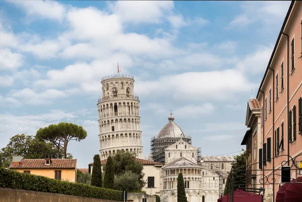 Leaning tower — Stock Photo, Image