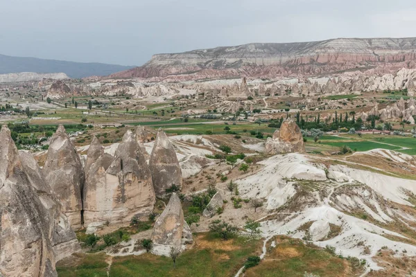 Vista Aérea Del Majestuoso Paisaje Parque Nacional Goreme Capadocia Pavo — Foto de stock gratuita