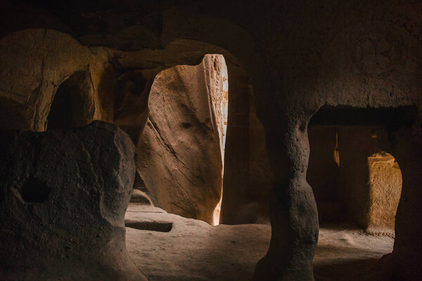 живописный вид внутри пещеры в известной Каппадокии, индейка
