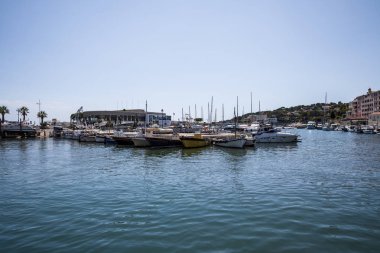 Avignon, Fransa - 18 Haziran 2018: Lüks Yat ve tekne Port güneşli gün, Avignon, Fransa