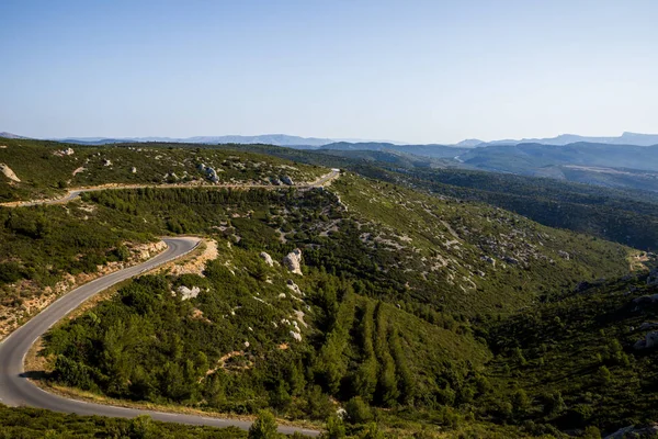 Vista Aérea Carretera Sinuosa Hermosas Montañas Provence Francia —  Fotos de Stock