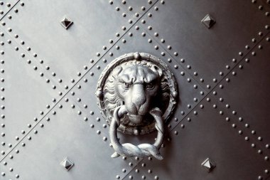 Doorknocker