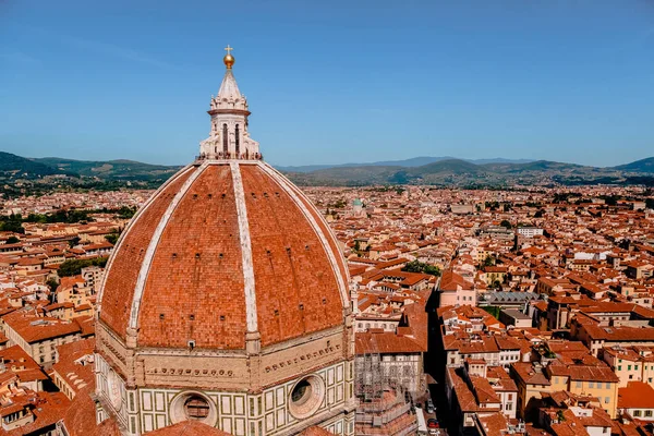 FLORENCE, ITALY - JULY 17, 2017: aerial view of Basilica di Santa Maria del Fiore and rooftops in Florence, Italy — Stock Photo