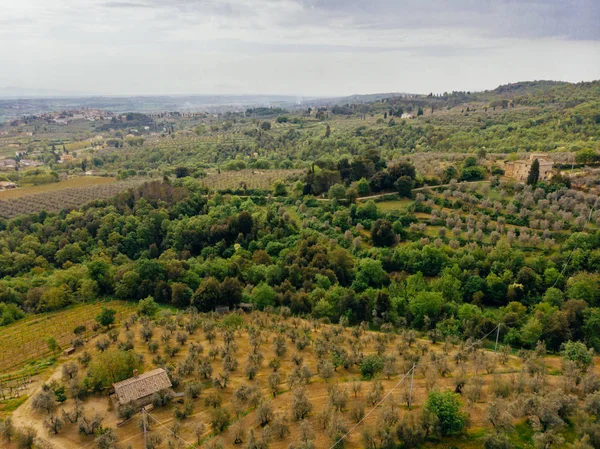 Aerial view of house and fields near in arezzo province, Italy — Stock Photo