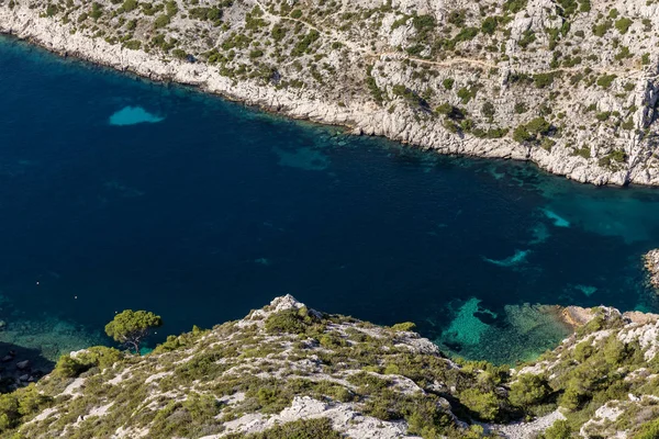 Aerial view of beautiful harbour and rocky mountains in Calanques de Marseille (Massif des Calanques), provence, france — Stock Photo