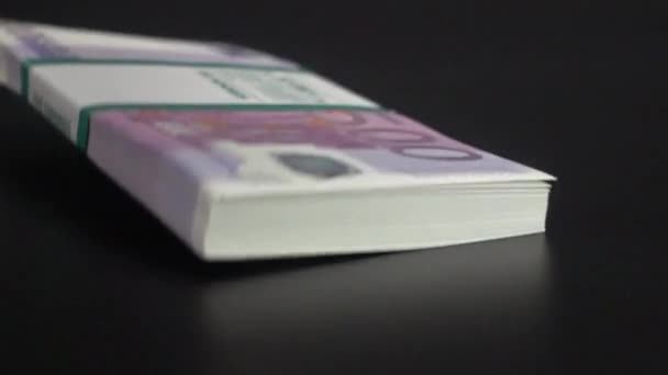 Uang jatuh ke permukaan — Stok Video
