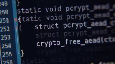 Program kodu bilgisayar ekranında kayar