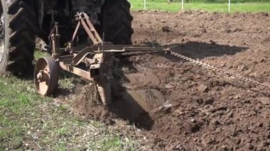 pulluk zemin saban. Yavaş çekim