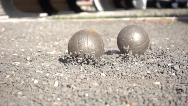 Petanque palle colpire l'un l'altro — Video Stock