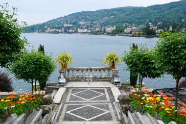 Bella Adası üzerinde bahçesinden kasaba Stresa, Lake Maggiore, İtalya için bak