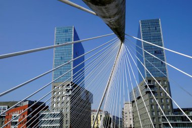Bridge Zubizuri, Santiago Calatrava, Bilbao, İspanya bir parçası.
