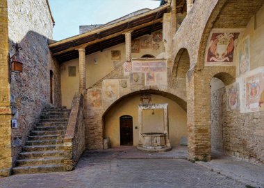 San Gimignano, İtalya için kilise Sanat Müzesi.