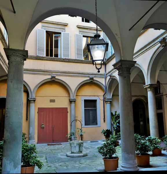 Pátio Casa Medieval Florença Itália — Fotografia de Stock