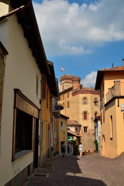 Barolo Cuneo Eyaletinde Piedmont Talya Temmuz 2018 Eski Şehir Sokakları — Stok fotoğraf