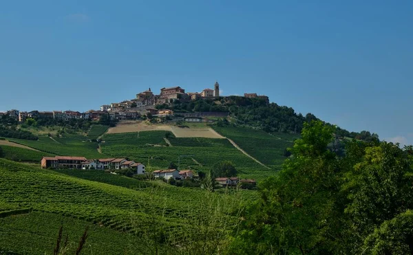 Morra Piemonte Italien Juli 2018 Idyllisk Utsikt Över Byn Från — Stockfoto