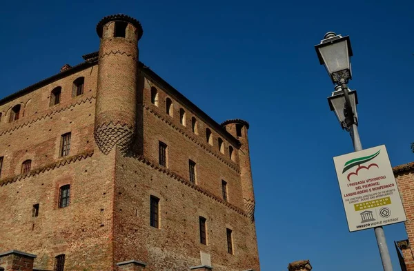 Grinzane Cavour Piemonte Itália Julho 2018 Majestoso Castelo Feito Tijolos — Fotografia de Stock