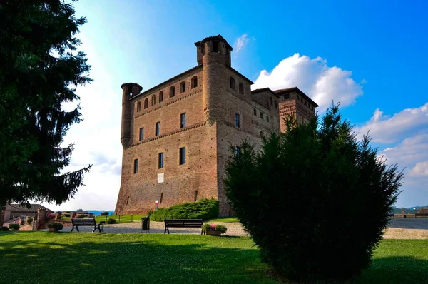 Grinzane Cavour Piedmont Italy July 2018 Majestic Castle Made Red — Stock Photo, Image