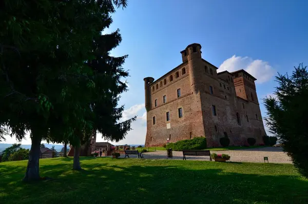 Grinzane Cavour Piemonte Italien Juli 2018 Det Majestætiske Slot Lavet - Stock-foto