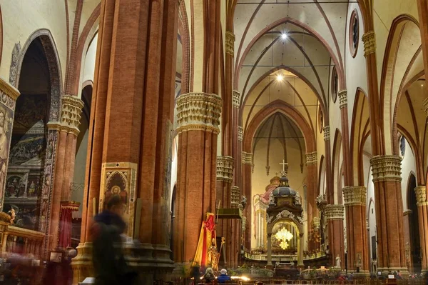 博洛尼亚 艾米利亚 罗马涅 意大利 2018年12月 圣彼得罗尼奥大教堂的内部 它是欧洲最大的教堂之一 尽管没有完工 保险库有44米高 — 图库照片