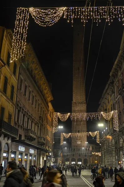Bologna Emilia Romagna Itálie Prosince 2018 Noční Pohled Přes Rizzoli — Stock fotografie