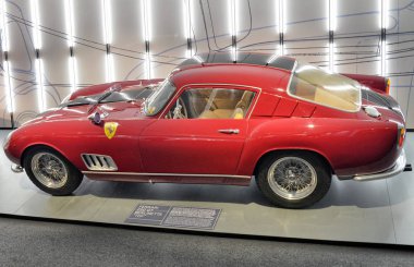 Maranello, Emilia Romagna, İtalya. Aralık 2018. Ferrari Müzesi'nde özel oda özel seri sınırlı. Resimde 250 Gt Berlinetta.