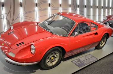 Maranello, Emilia Romagna, İtalya. Aralık 2018. Ferrari Müzesi'nde özel oda özel seri sınırlı. Resimde Dino 246 Gt.
