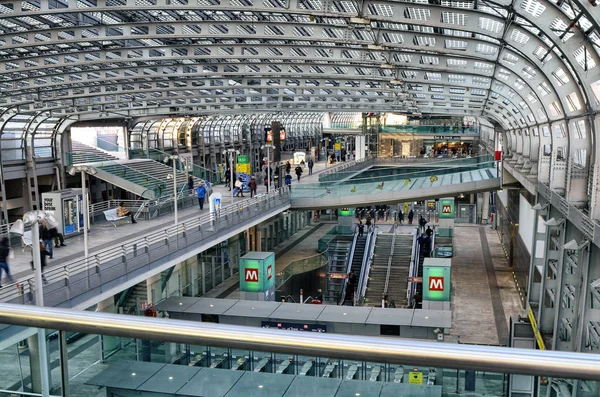 Turin, piemont, italien. Bahnhof Porta Susa — Stockfoto