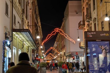 Via Garibaldi tarihi merkezinin Yaya Caddesi