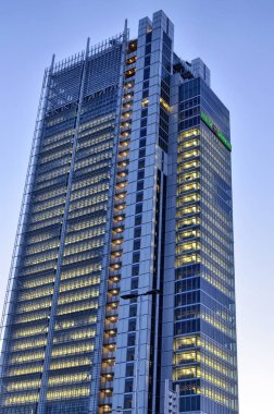Intesa-Sanpaolo banka gökdelen