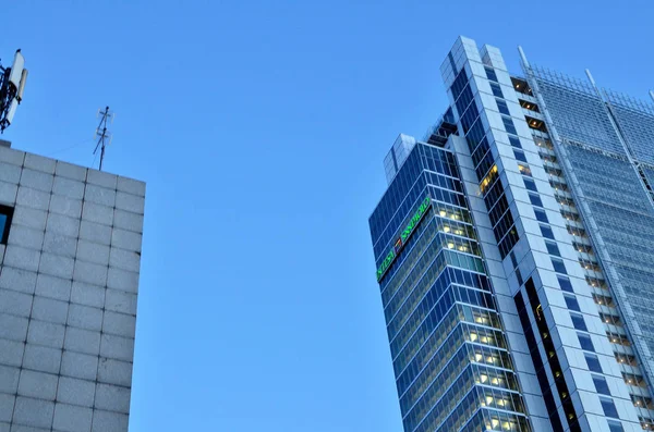 The skyscraper of the Intesa-SanPaolo bank — Stock Photo, Image