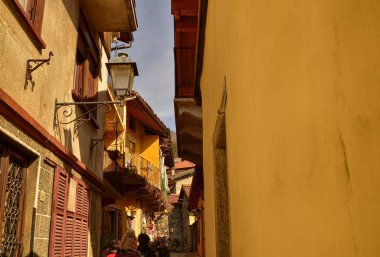Mergozzo, Piedmont, Italya. Mart 2019, eski şehir