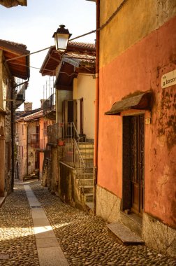 Mergozzo, Piedmont, Italya. Mart 2019, eski şehir